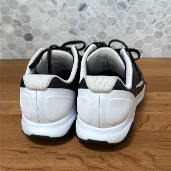 Nike Men's Black and White Golf Athletic Shoes - Picture 3 of 5